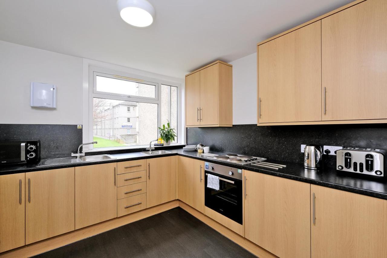 Cooper Court Apartment Aberdeen Bagian luar foto