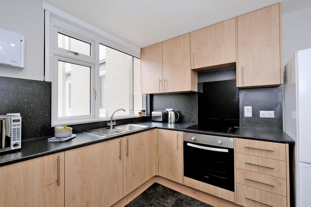Cooper Court Apartment Aberdeen Bagian luar foto
