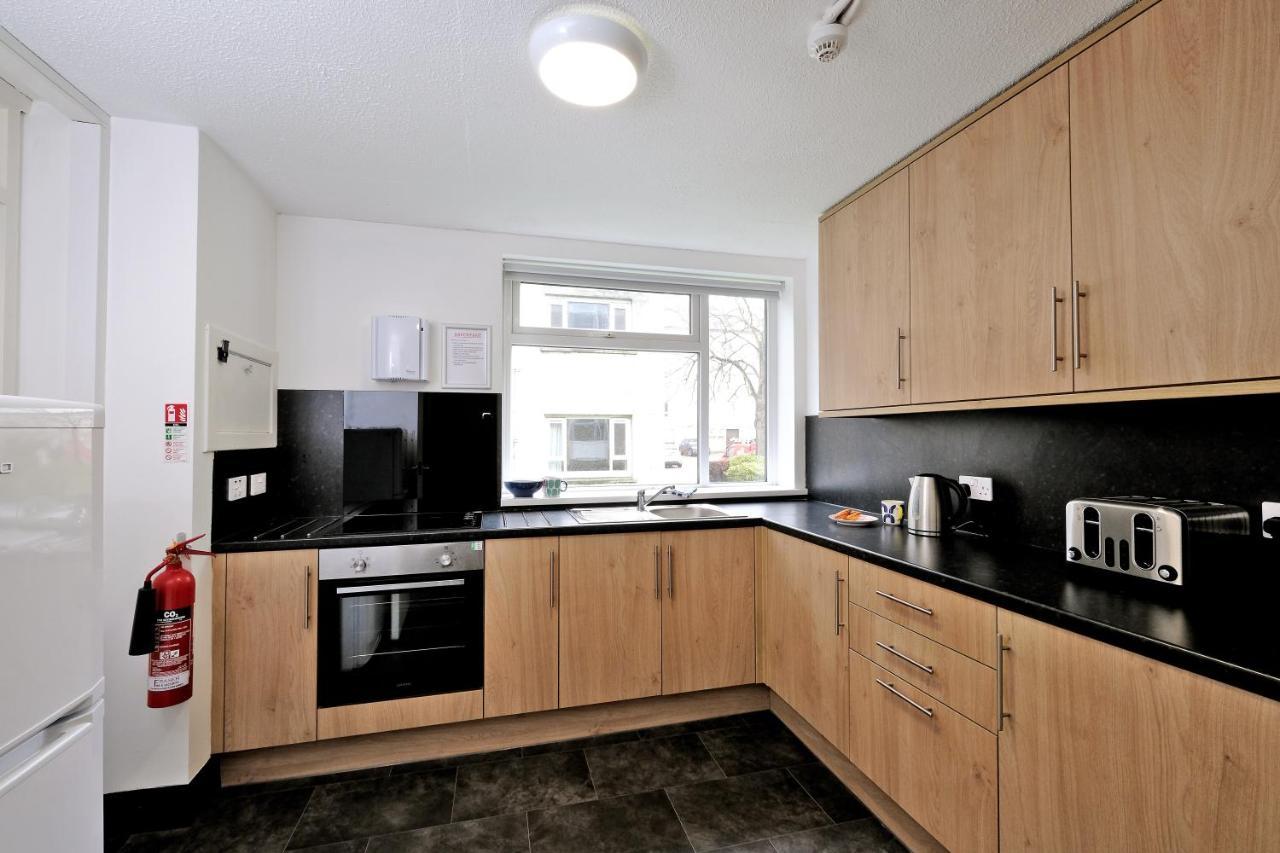 Cooper Court Apartment Aberdeen Bagian luar foto